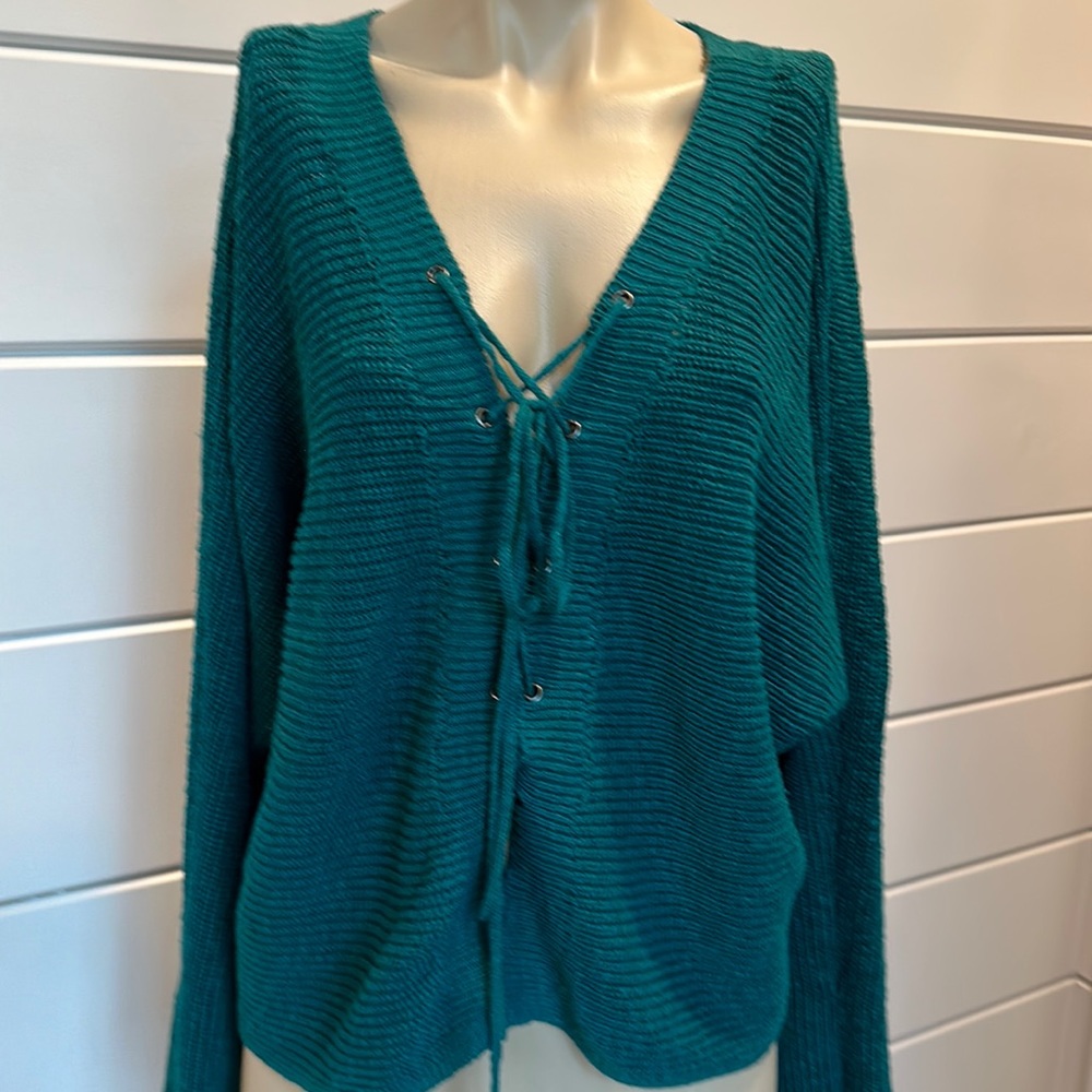 Billabong green sweater